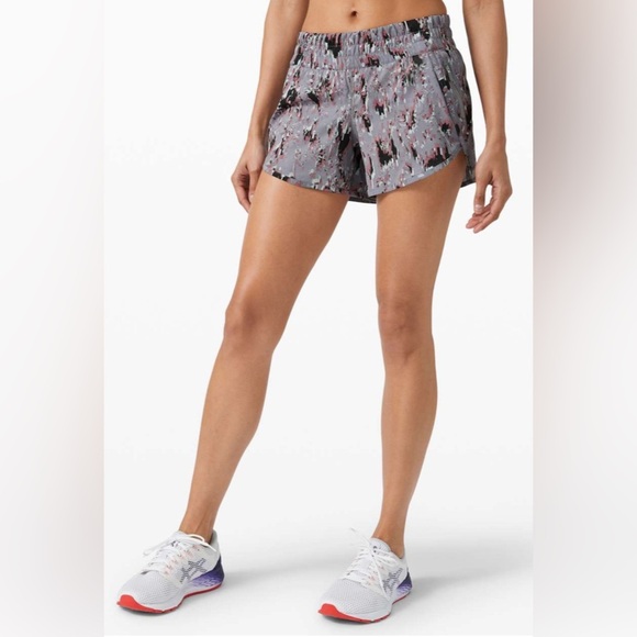 Lululemon Tracker Short V *4"- Floral Flux Multi (branded Peloton)/ Size 6 - Picture 1 of 4